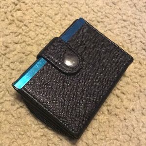 Trifold wallet